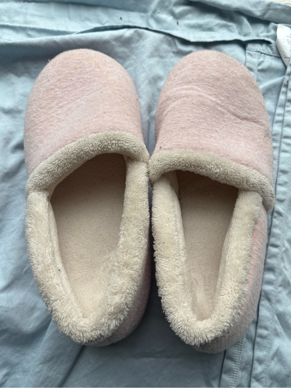 Isotoner pink slippers, size 5/6